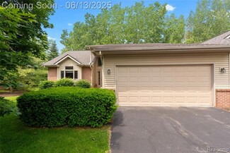 1373 Peppergrove Dr, Brighton, MI 48116