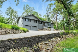 10102 Bennie Day Rd, Omaha, NE 68152