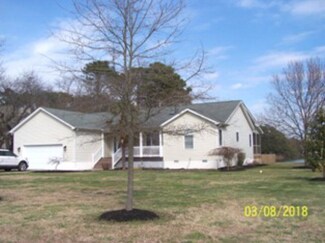 12171 Trout Ln, MacHipongo, VA 23405