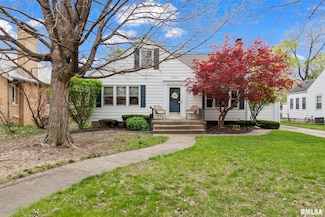 2004 S Walnut St, Springfield, IL 62704