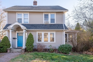 16 Pine St, West Springfield, MA 01089