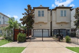 1038 E 29th St, Houston, TX 77009