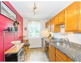 30 Chester St Unit 13, Somerville, MA 02144