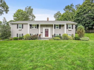24 Silwen Ln, Norwalk, CT 06851