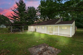 3102 Crestmont Dr, Fort Wayne, IN 46816