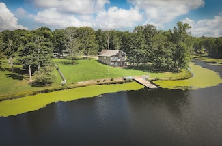 137 Lake Shore Blvd, Coalmont, TN 37313