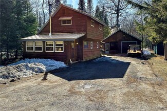 128 Central Ave, Eagle Bay, NY 13331