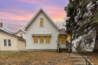 673 Jessamine Ave E, Saint Paul, MN 55106