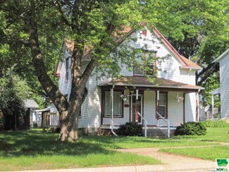 437 N Roosevelt Ave, Cherokee, IA 51012