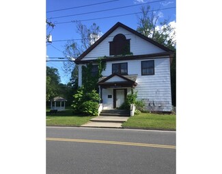 64 Main St, Russell, MA 01071
