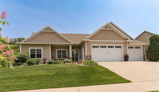 2955 Stone Park Dr NE, Rochester, MN 55906