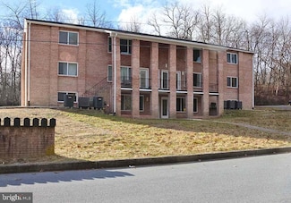 747 Garden Dr, Harrisburg, PA 17111