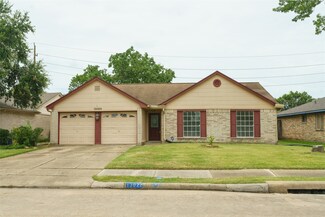 13022 Kingsmill Dr, Sugar Land, TX 77478