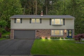 3828 Pembrooke Ln, Vestal, NY 13850