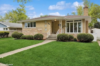 9431 Congress Park Ave, Brookfield, IL 60513