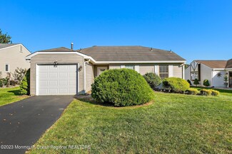 12 Bishop Ct, Marlboro, NJ 07746