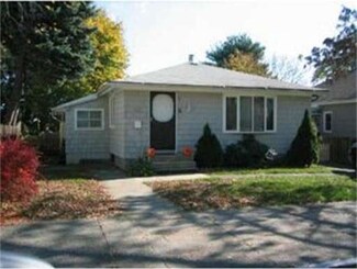 35 Dustin St, Worcester, MA 01604