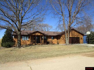 101 Kaukis Dr, Le Sueur, MN 56058