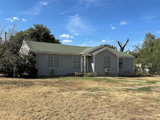 308 W 10th St, Cisco, TX 76437