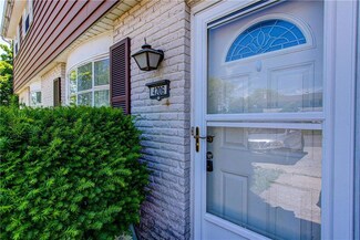 4206 Mohican Dr, Schnecksville, PA 18078