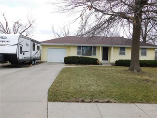 507 11th Ave, Grinnell, IA 50112