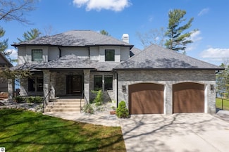 5568 Lakeview Dr, Interlochen, MI 49643