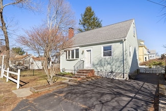 32 Leonard Rd, Melrose, MA 02176
