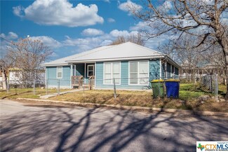 117 Saint Francis St, Gonzales, TX 78629