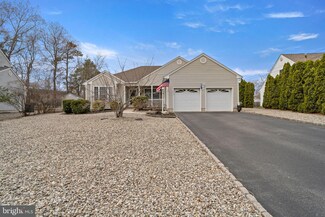 272 Buoy Ave, Manahawkin, NJ 08050