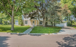 130 Holly Rd, Hopkins, MN 55343