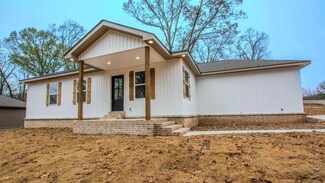 439 Main St, Bauxite, AR 72011