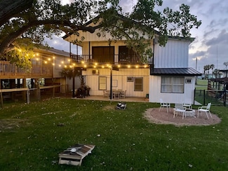 403 Olive Ave, Port Lavaca, TX 77979