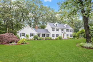 180 Davenport Farm Ln S, Stamford, CT 06903