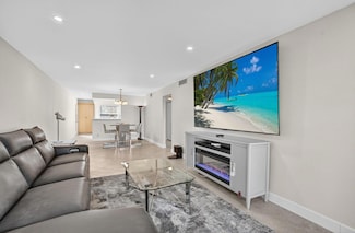 1090 Guildford E, Boca Raton, FL 33434
