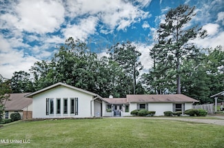 107 Carriage Hills Dr, Jackson, MS 39212