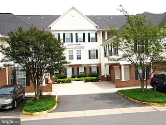 25340 Lake Mist Square Unit 204, Chantilly, VA 20152