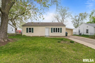 2008 W 75th Place, Davenport, IA 52806