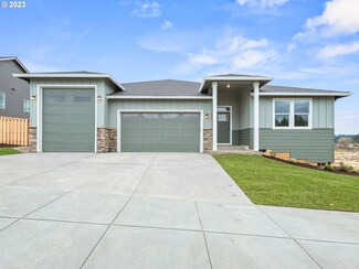 628 NE Pinebreak Dr, Estacada, OR 97023