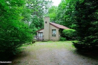 303 Lakeshore Dr, Sandisfield, MA 01255