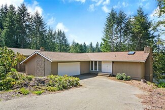 905 NE Rimrock Dr, Bremerton, WA 98311