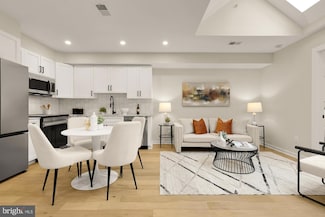 2606 41st St NW Unit FIVE, Washington, DC 20007