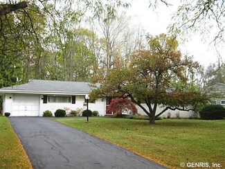 162 Hemingway Dr, Rochester, NY 14620