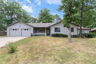 12 Hillcrest Dr, Eureka Springs, AR 72631