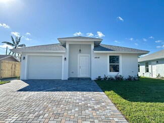 4916 Biscayne Dr, Lake Worth Beach, FL 33463
