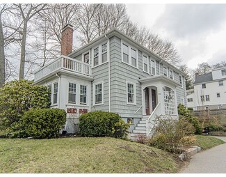 500 Lowell Ave Unit 1, Newtonville, MA 02460