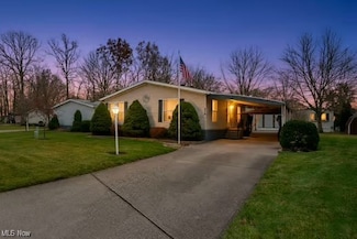 275 Ashwood Dr, Elyria, OH 44035