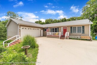 399 Walnut St, Windsor Charter Township, MI 48821