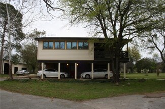 200 Wild Oak Ln, Lake Dallas, TX 75065