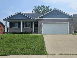 1310 N 6th St, Indianola, IA 50125