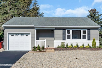 18 Gower Rd, Toms River, NJ 08757